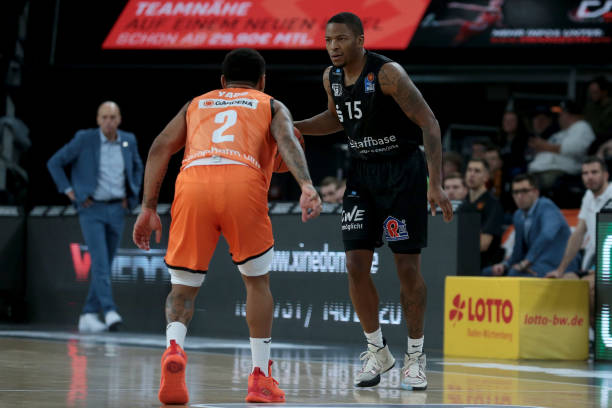 的调侃更显 的调侃更显